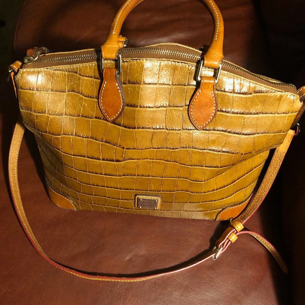 Dooney and Bourke Leather Croco Hand Bag/Purse.